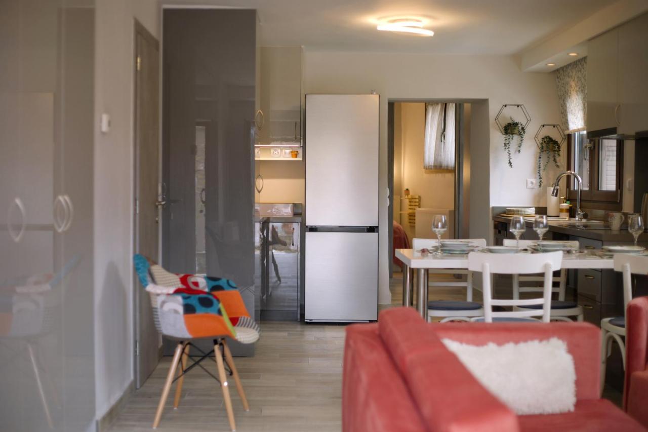 Apartament Το Σπίτι Της Ευτυχίας Σουίτα Karpenísion Zewnętrze zdjęcie